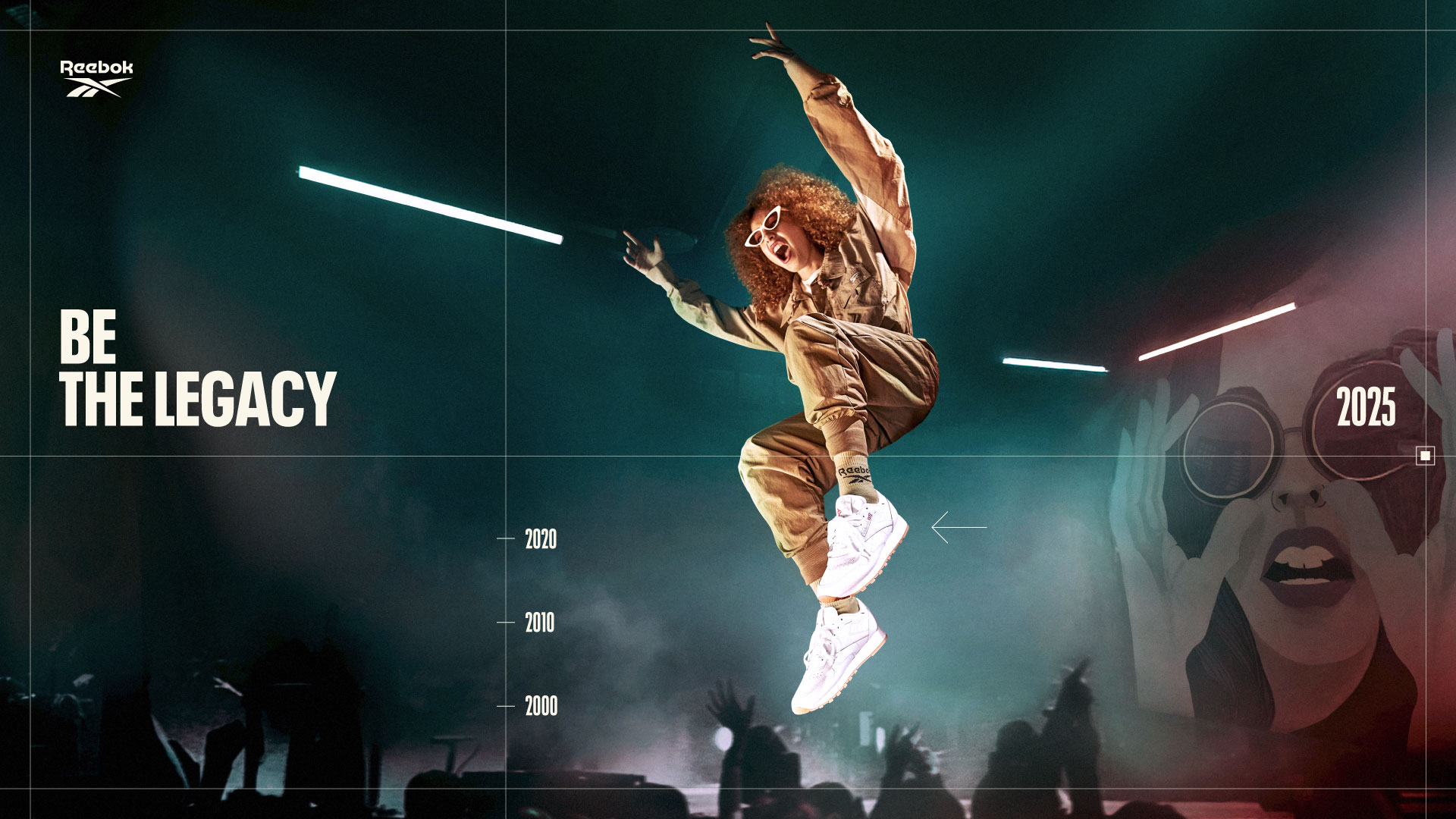 Key art de la campaña Be The Legacy para Reebok: atleta saltando en un escenario con luces de neón.